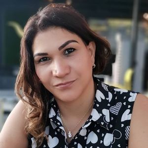 Meet your Posher, Dayana